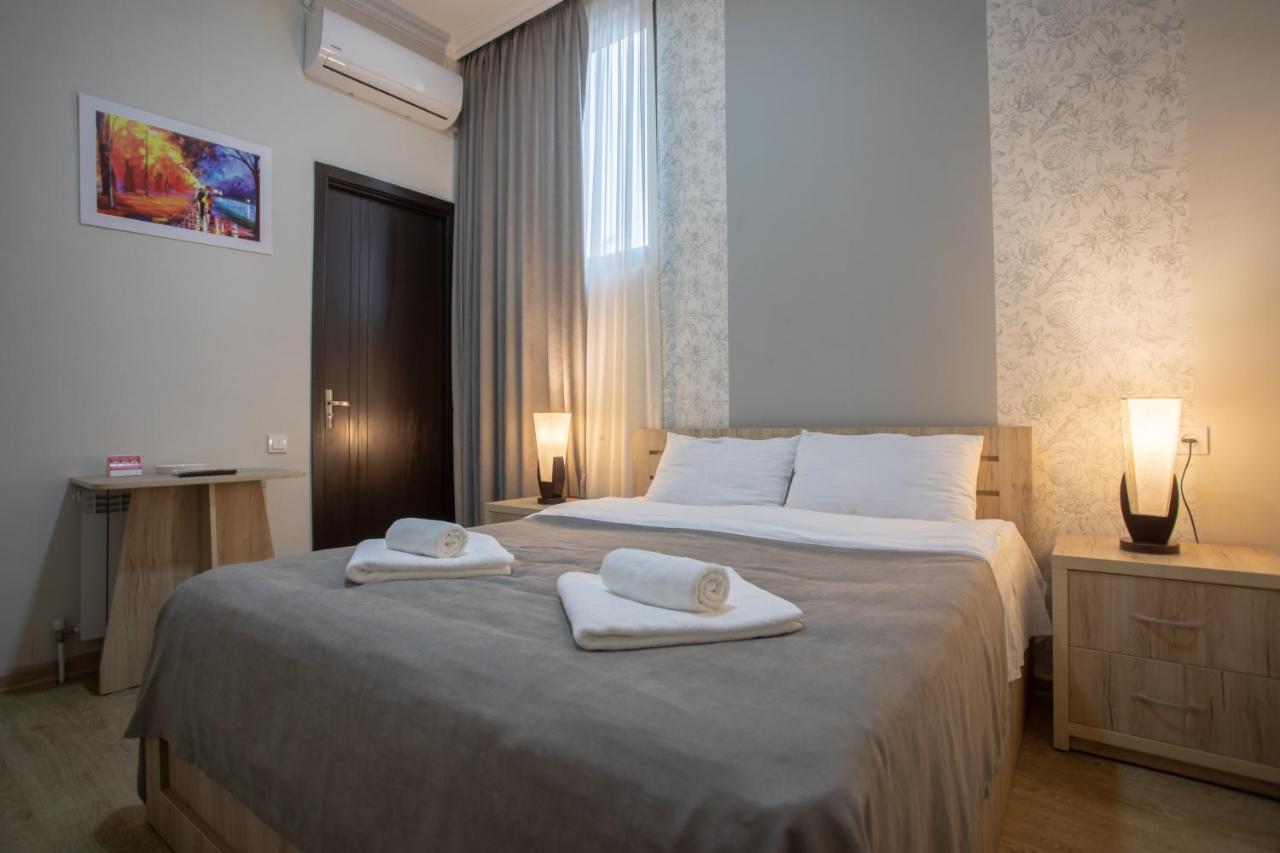 Peradia Hotel Kutaisi Exterior foto